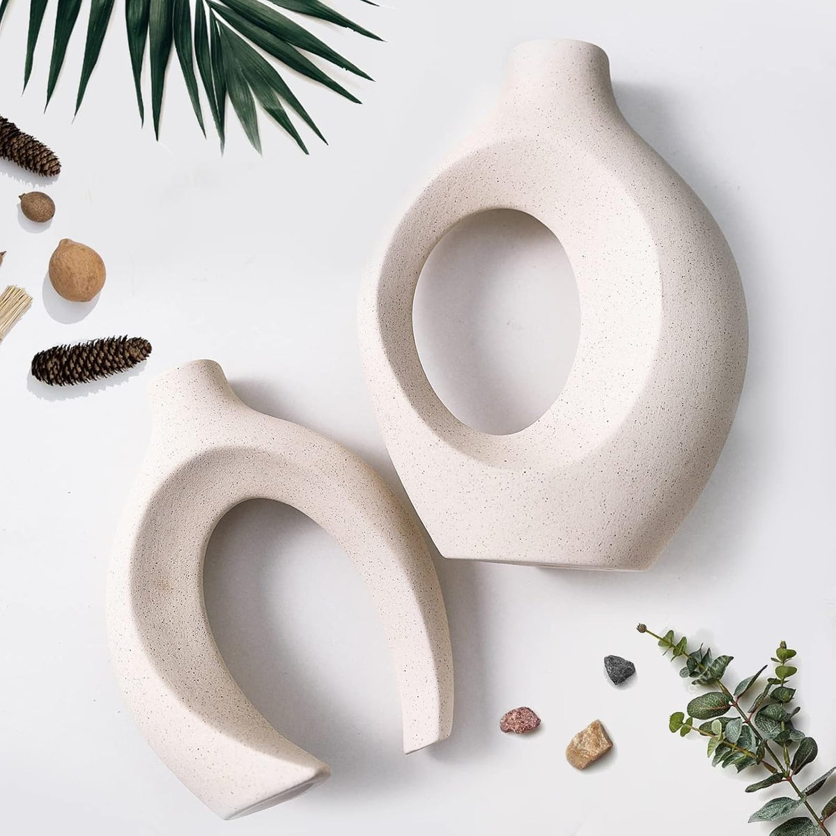 Keramik Vase, SUKIYPO 2Er Set Hohle Beige Moderne Vasen Für Nordisches, Vasen Deko, Ästhetische Boho Blumenvase Für Zuhause, Wohnzimmer, Büro, Bauernhaus, Couchtisch Dekoration